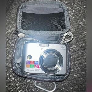 GE A1050 Digital Camera with Case
